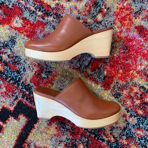 Everlane Clogs size 8 - Cognac